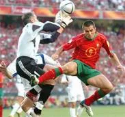 Thủ môn Antonios Nikopolidis, người có công rất lớn trong chiến thắng của đội Hy Lạp